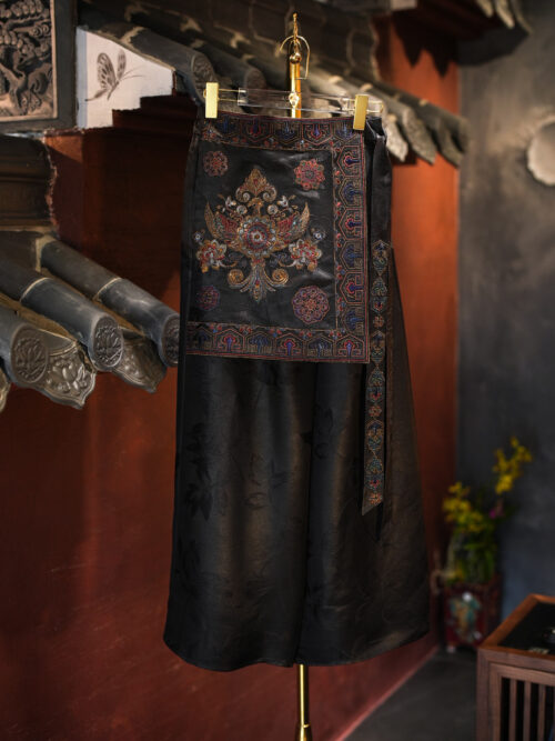 Original Ethnic Style Wide-Leg Pants, Heavy Embroidery Spliced Silk & Gambiered Guangdong Silk, Black Slim-Fit 5606