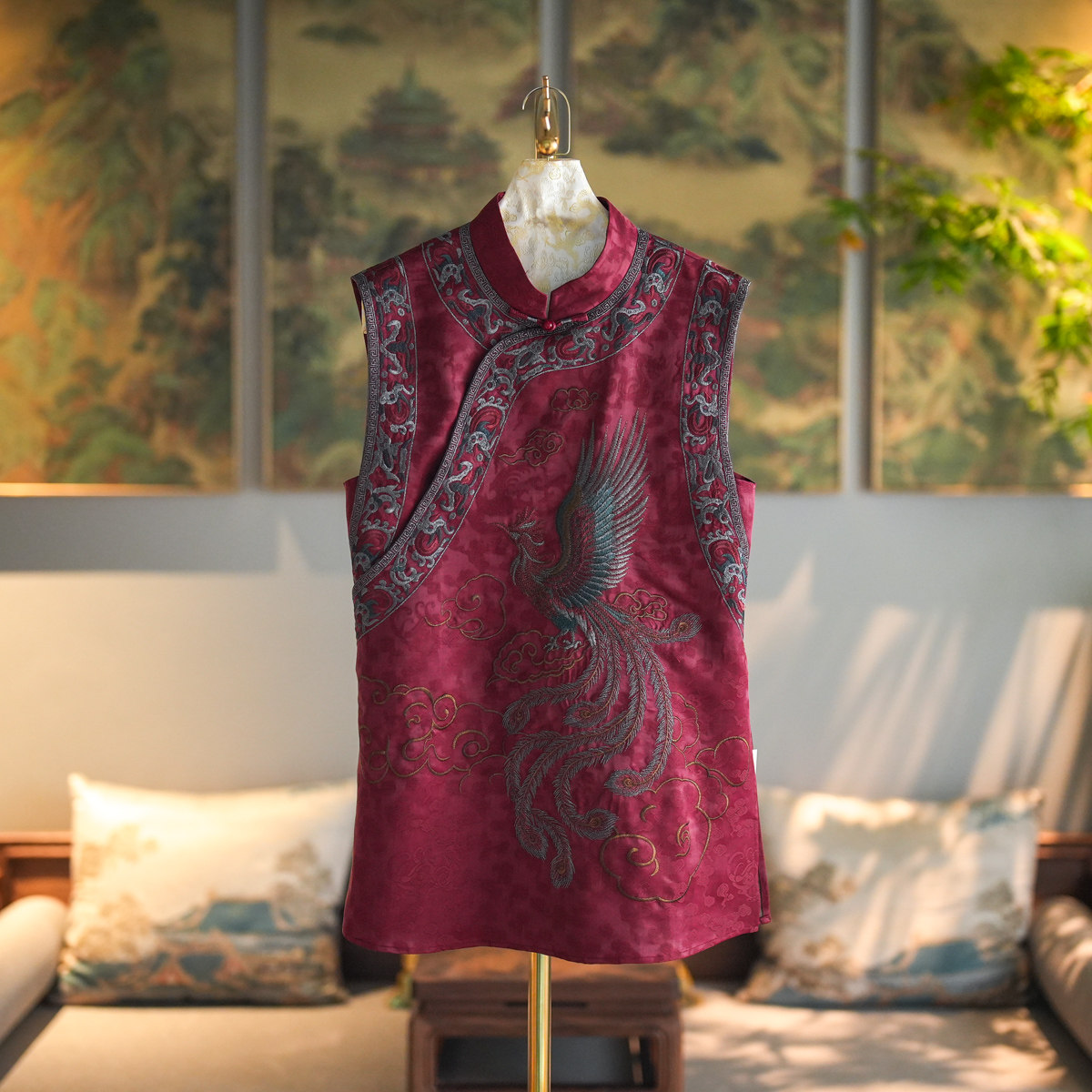 Original Heavy Embroidery Women's Red Stand Collar Sleeveless Top, Genuine Xiangyunsha Silk for Wedding & Return Banquet Style, Item No.5472