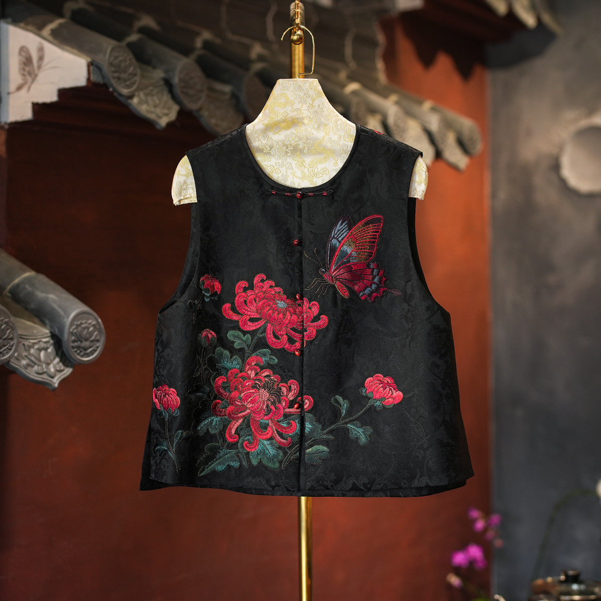 Original Women's Heavyweight Butterfly & Blossom Embroidered Crew Neck Single-Breasted Black Mulberry Silk Waistcoat | Style No.5854