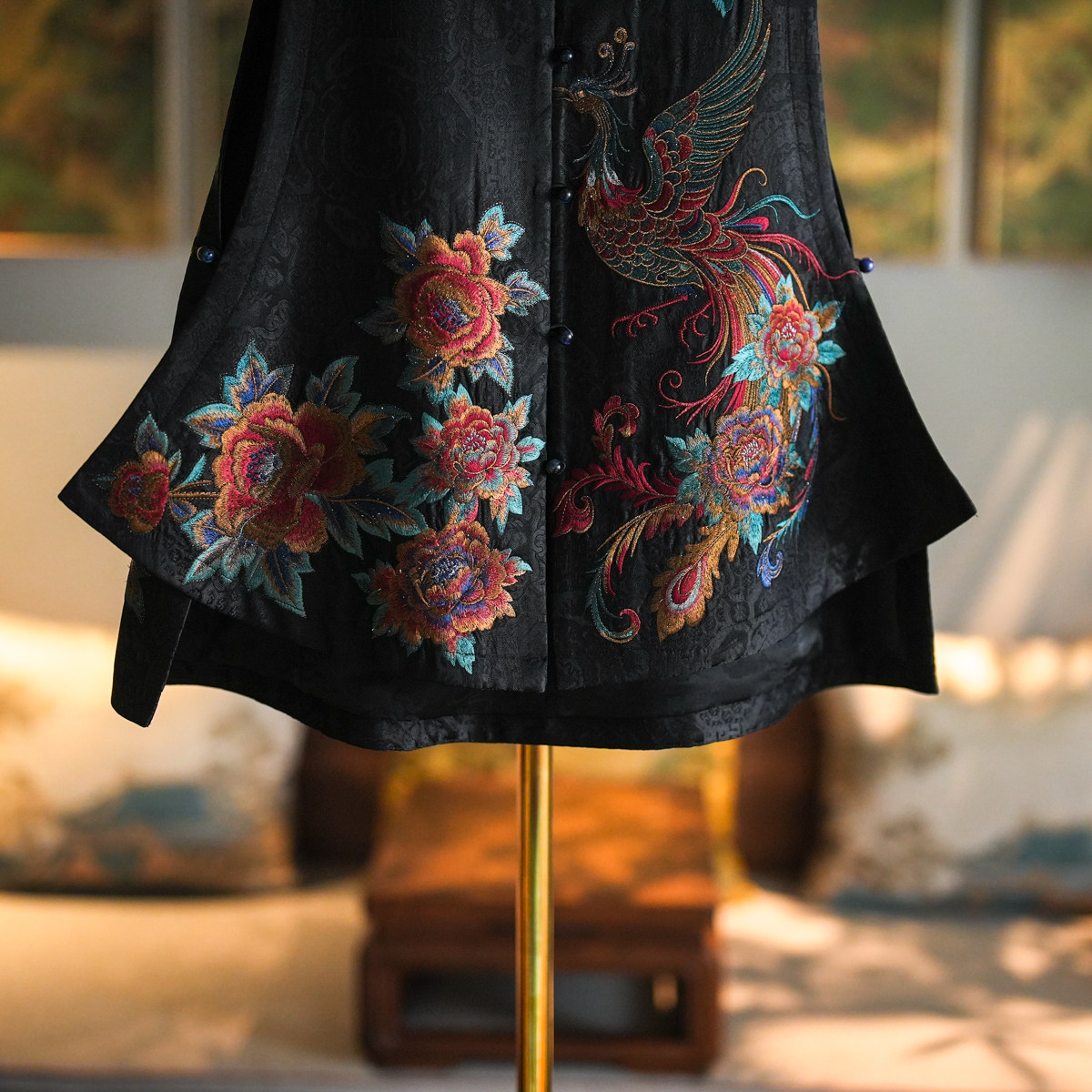 Original Chinese Trend Women's Black Stand Collar Silk Xiangyunsha Waistcoat, Phoenix & Peony Embroidery, Single-breasted | Item No.5569 - Image 2