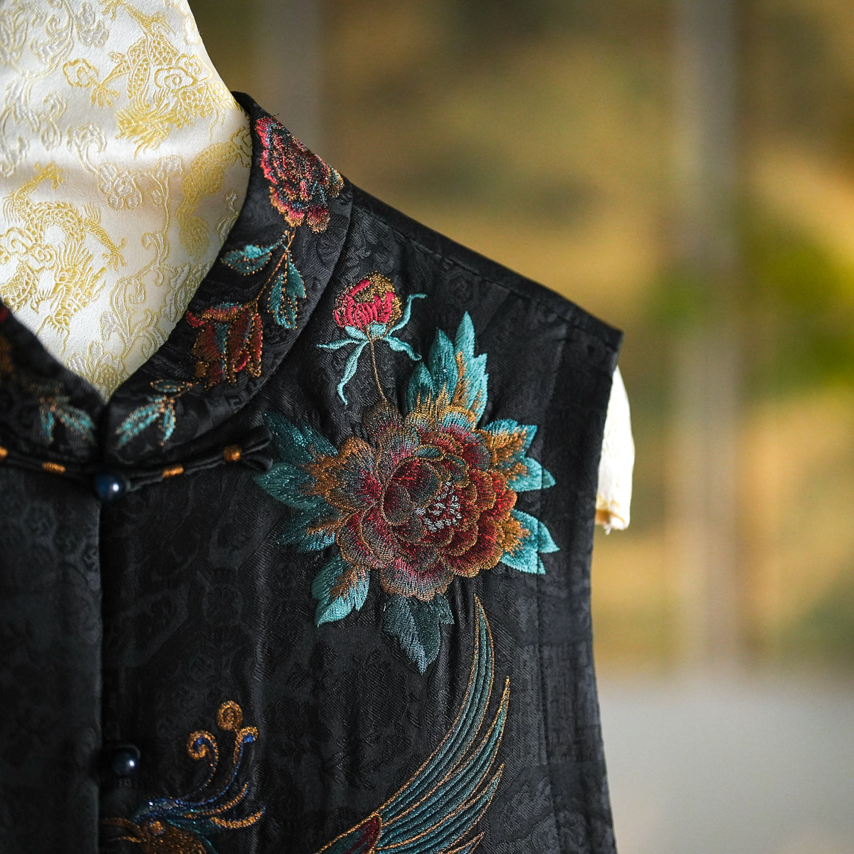 Original Chinese Trend Women's Black Stand Collar Silk Xiangyunsha Waistcoat, Phoenix & Peony Embroidery, Single-breasted | Item No.5569 - Image 3